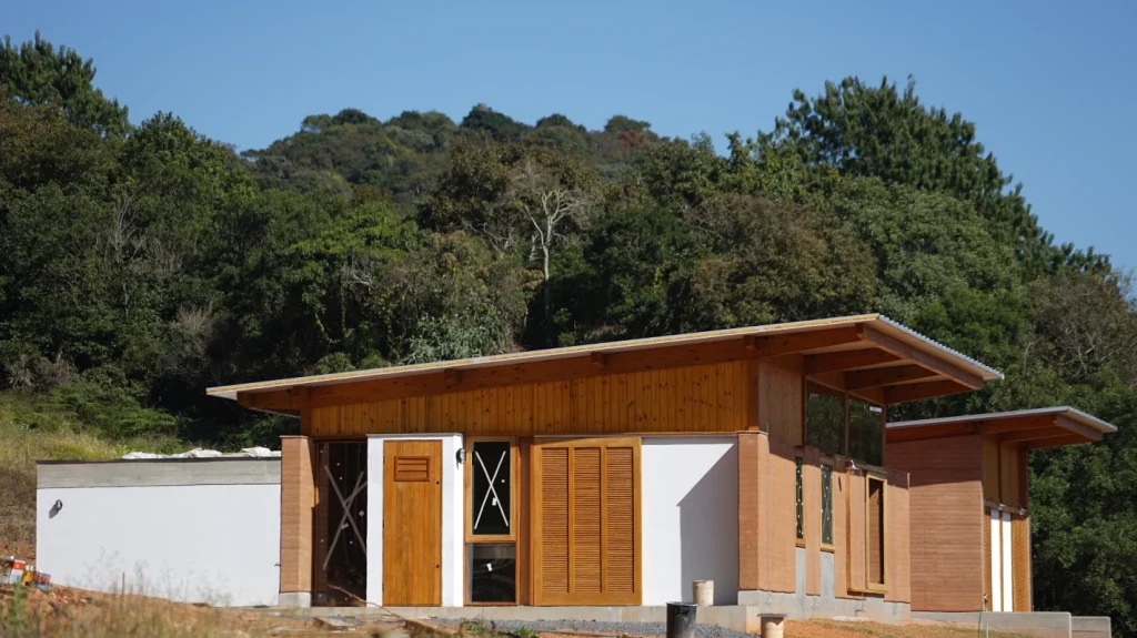 Pátio Guapuruvu House - Cases de Obras Kingspan