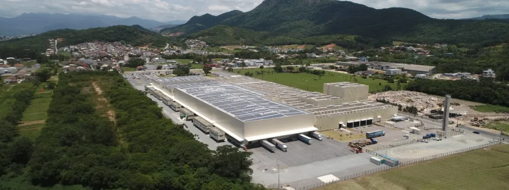 Sinergy Kingspan cobertura térmica inteligente para obras comerciais e industriais [Desktop]